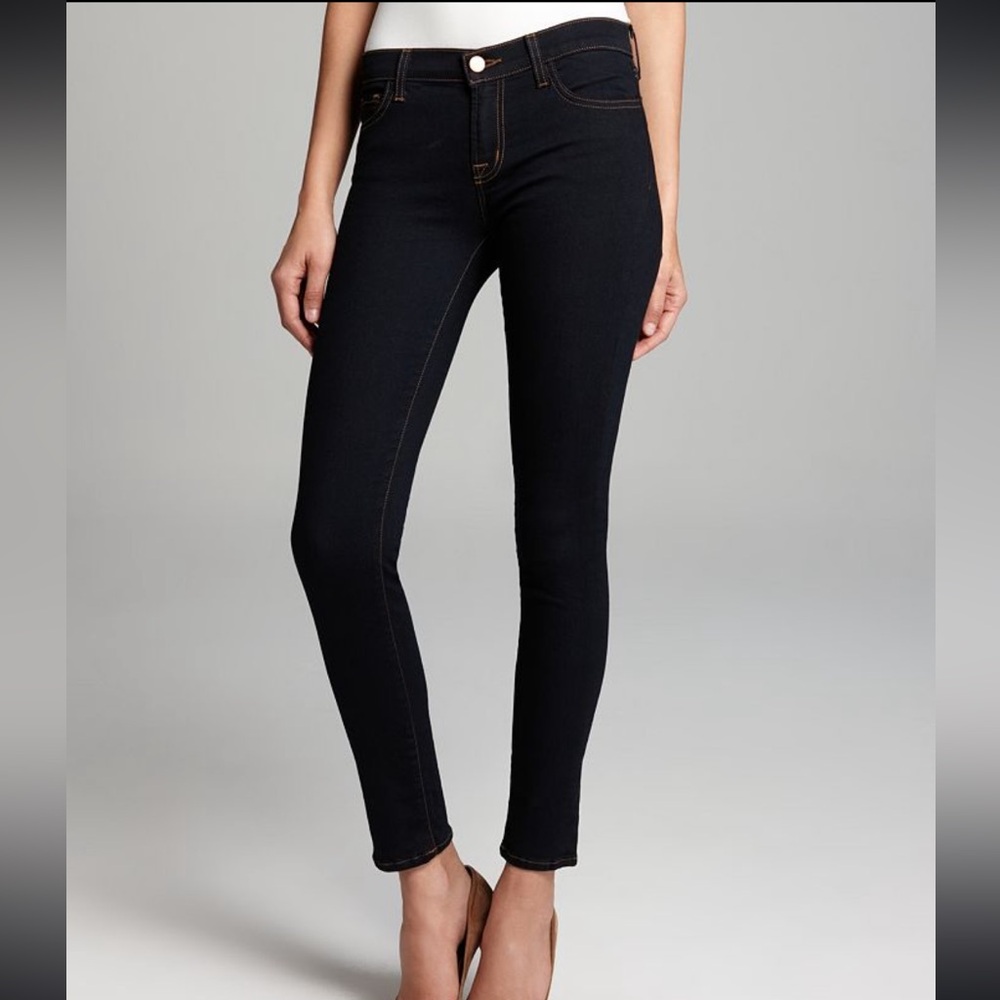 [J BRAND] Skinny Leg 811 Jeans in ‘Ink’